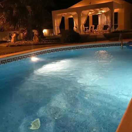 Chalet Con Piscina *